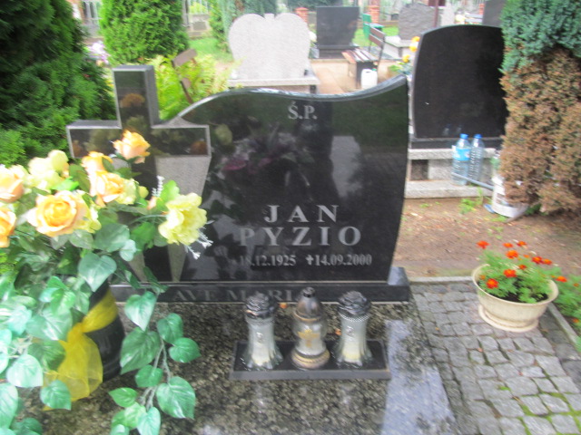 Janina Pyzio 1926 Żagań - Grobonet - Wyszukiwarka osób pochowanych
