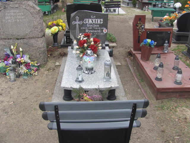 Grób Łucjan Jeniec