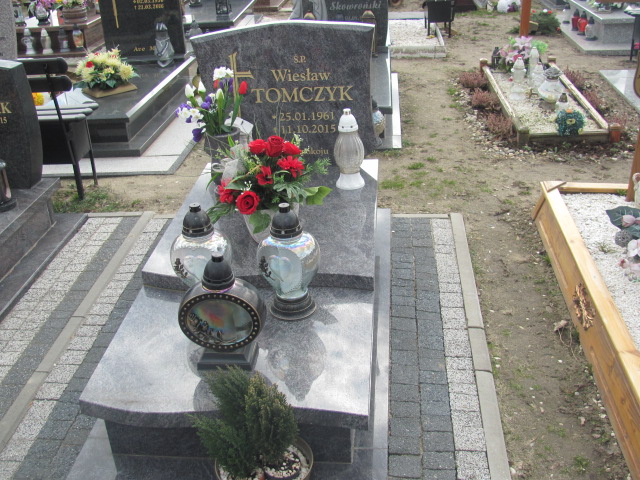 Grób Jacek Tomczyk